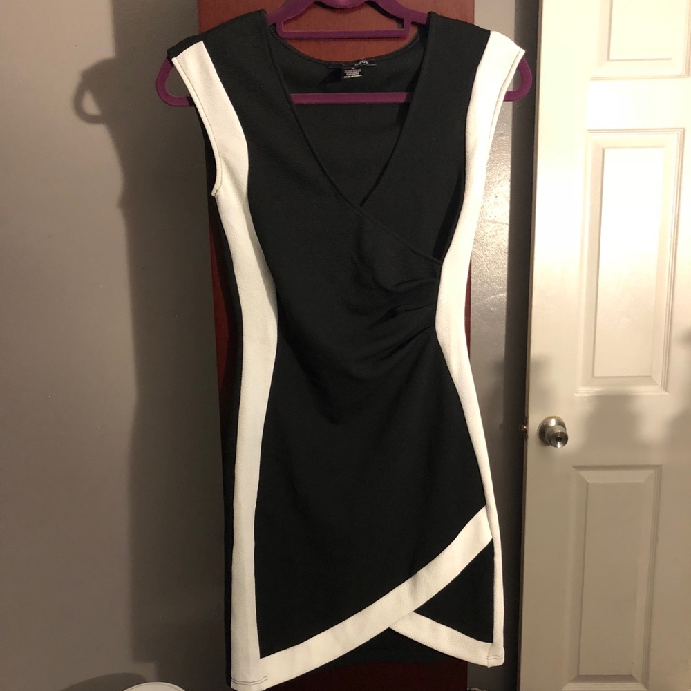 SUPER CUTE BUSINESS CASUAL SHORT MIDI DRESS